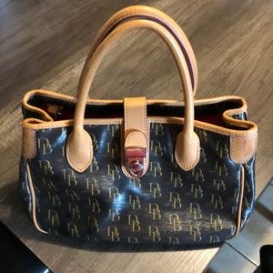 Dooney & Bourke purse